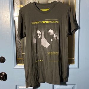 Twenty one pilots band shirt